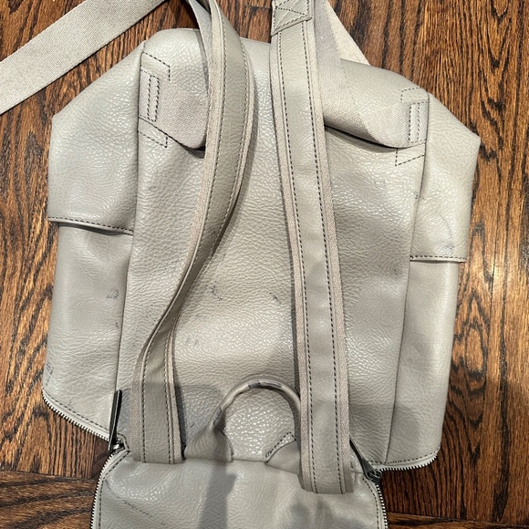 MATT & NAT GREY LEATHER BACKPACK - Picture 5 of 10